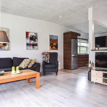 3 Bedroom Nice In Tranekaer Nyaraló